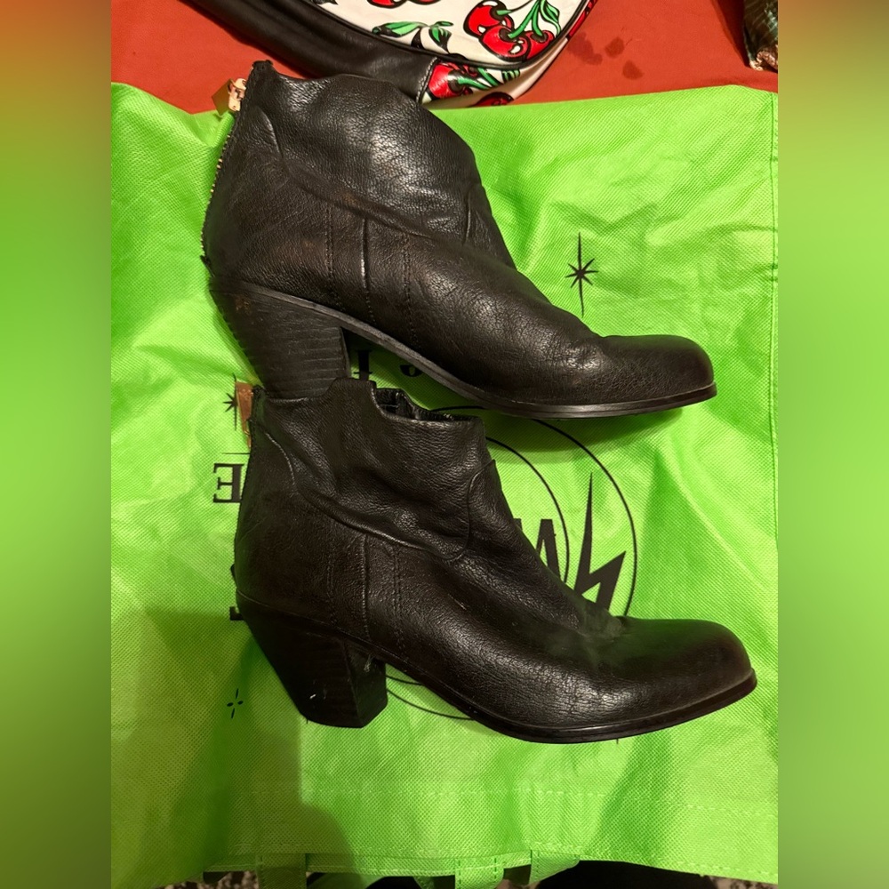 Sam Edelman Lisle bootie